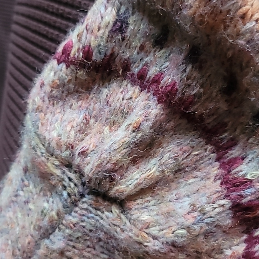 Sweater - Picture 7 of 7